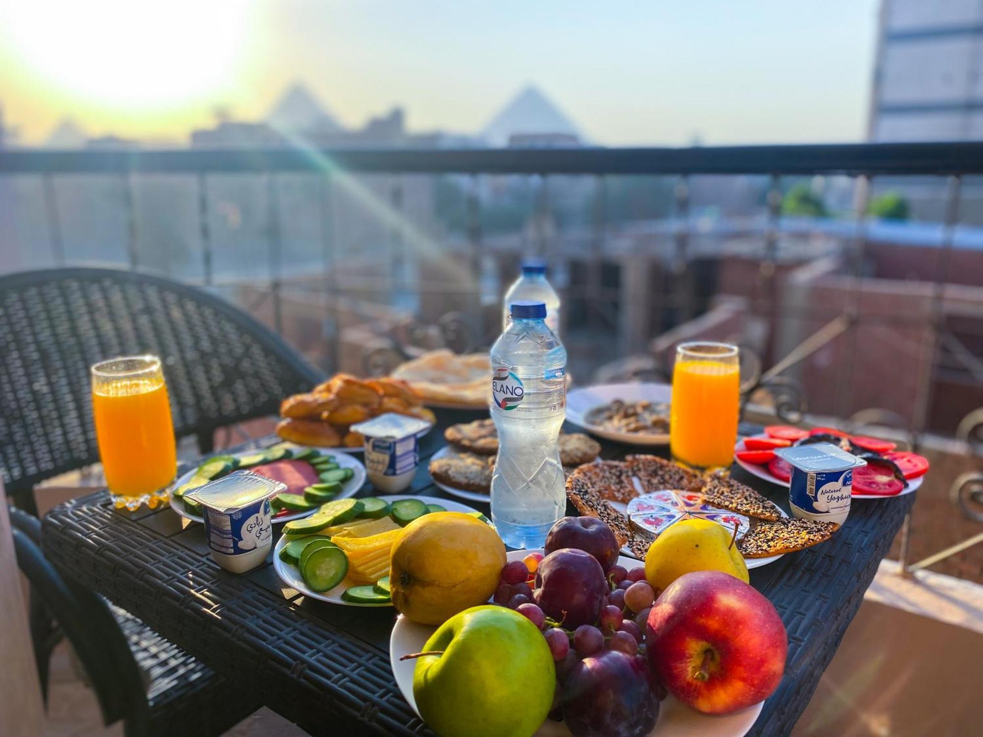 Young Pharaoh View Inn Кайро Екстериор снимка