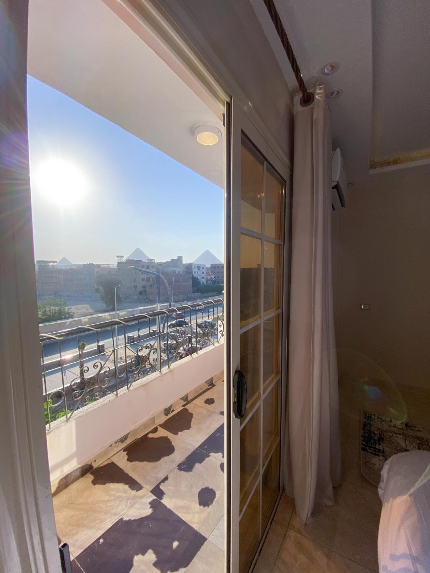 Young Pharaoh View Inn Кайро Екстериор снимка