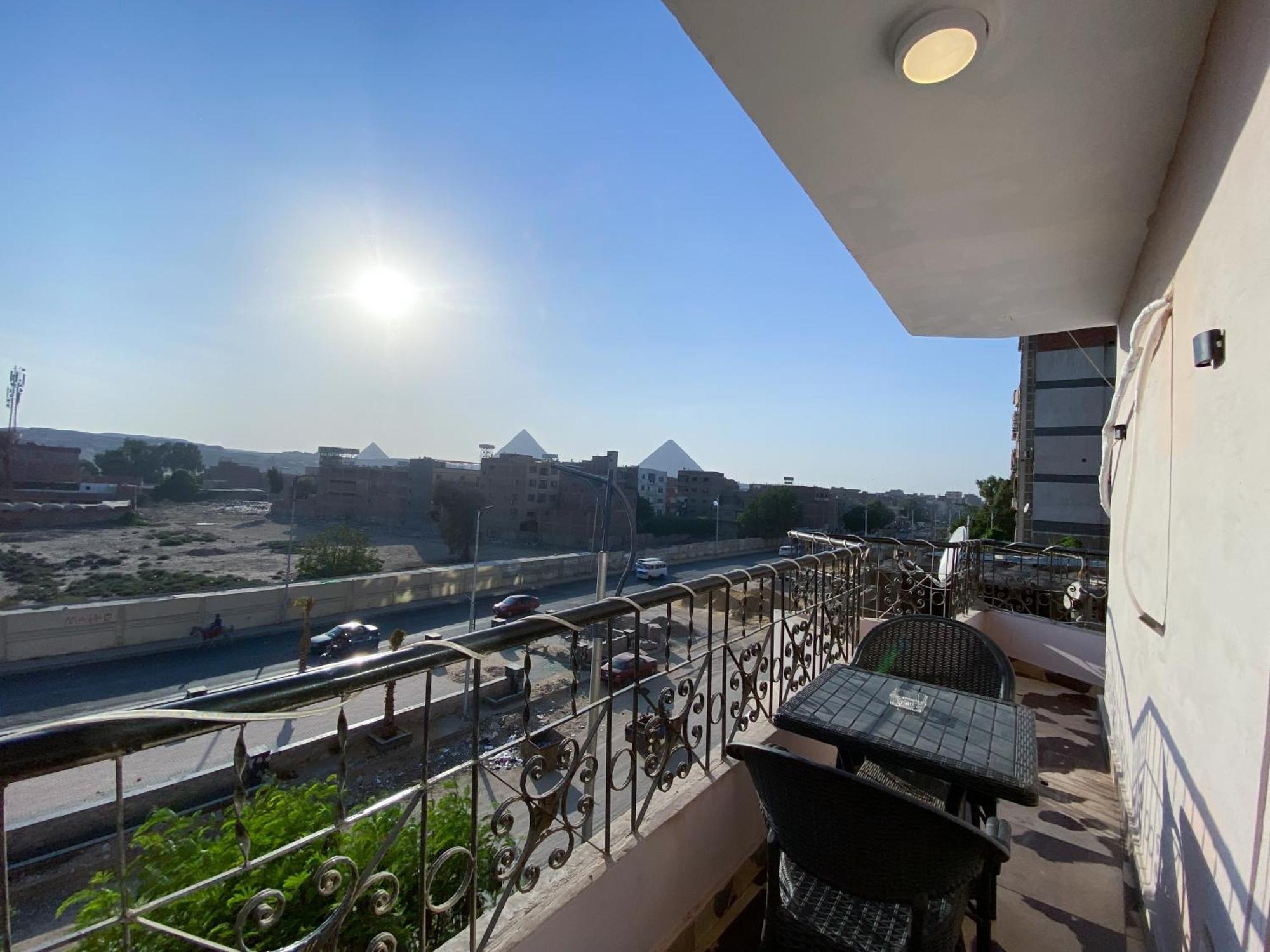 Young Pharaoh View Inn Кайро Екстериор снимка
