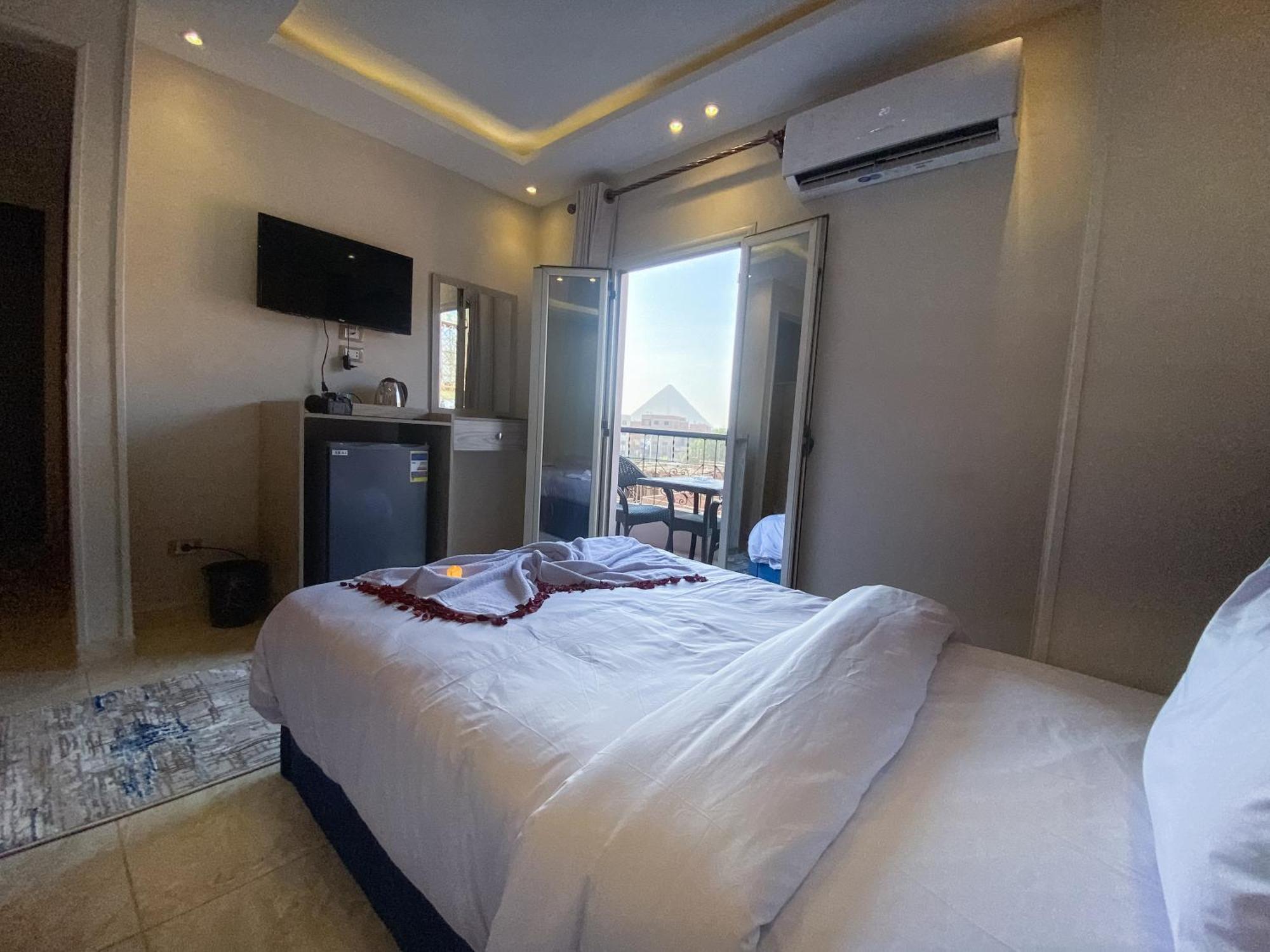 Young Pharaoh View Inn Кайро Екстериор снимка