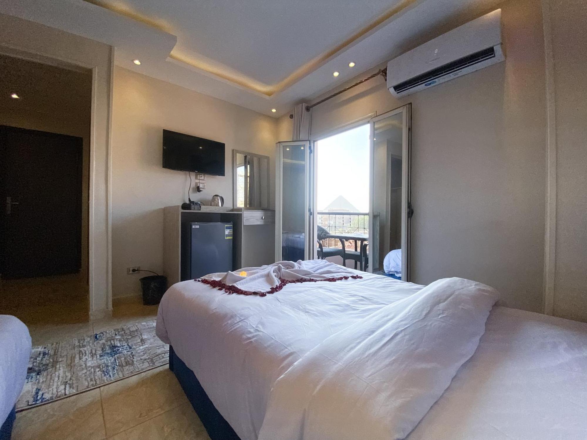Young Pharaoh View Inn Кайро Екстериор снимка