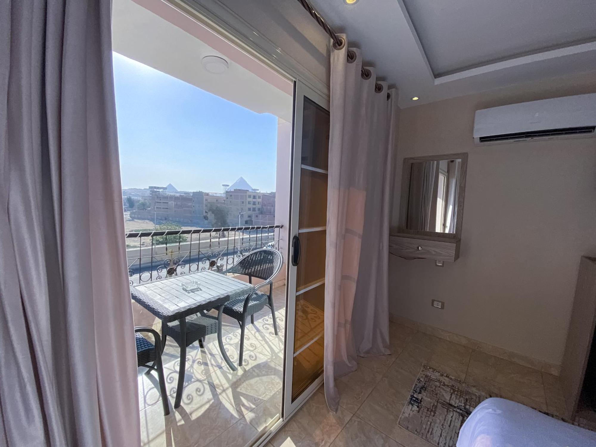 Young Pharaoh View Inn Кайро Екстериор снимка